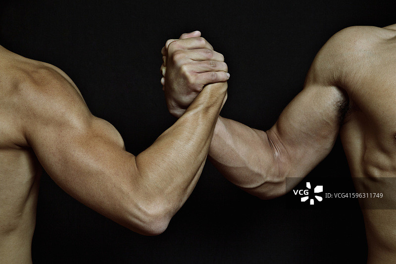 两名男子握手图片素材