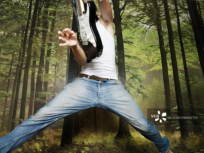 男人弹电吉他图片素材