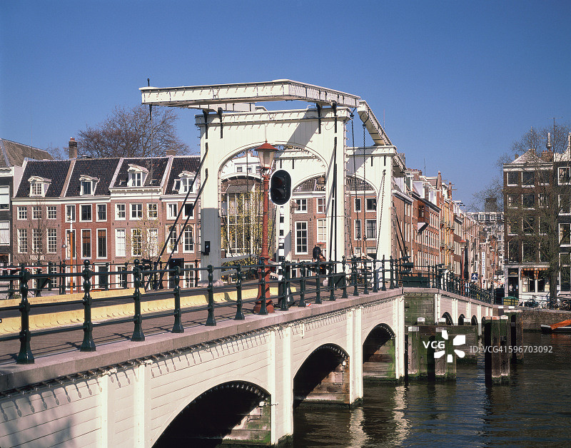 荷兰阿姆斯特丹的瘦桥图片素材