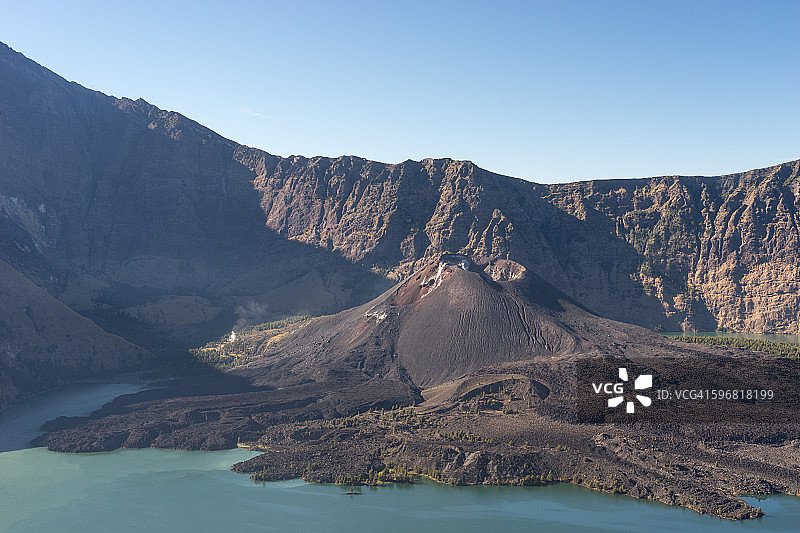 早上林贾尼火山图片素材