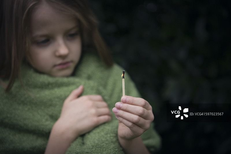 卖火柴的小女孩图片素材