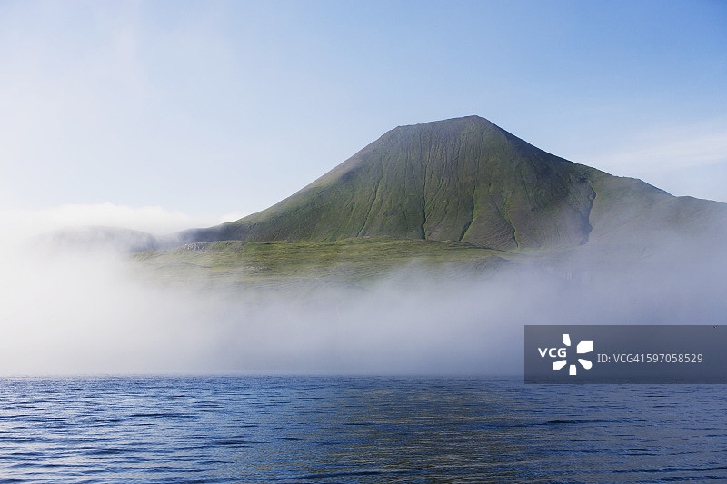 阿拉斯加半岛西端附近的哨兵峰图片素材