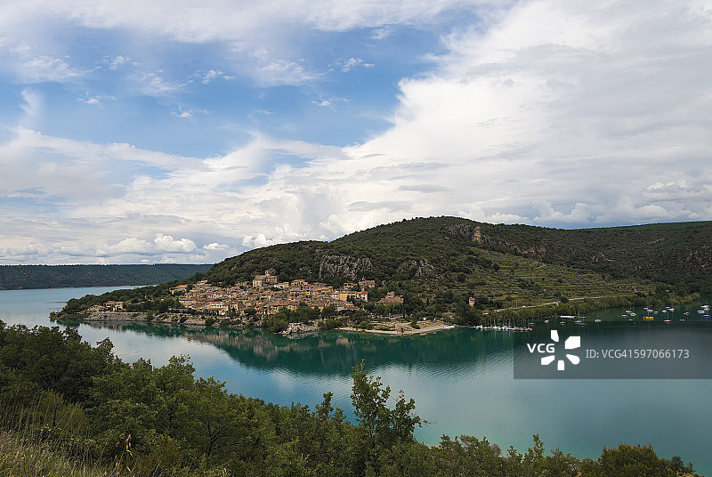 法国上普罗旺斯阿尔卑斯省圣十字湖畔博迪昂图片素材