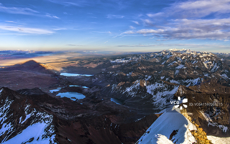 玻利维亚科迪勒拉雷阿尔山脉航拍景观图片素材