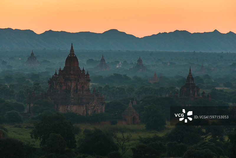 缅甸蒲甘的日出图片素材