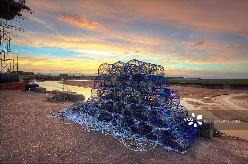 日落时的蟹笼图片素材