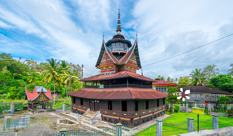 加东屋，印度尼西亚西苏门答腊的传统房屋图片素材