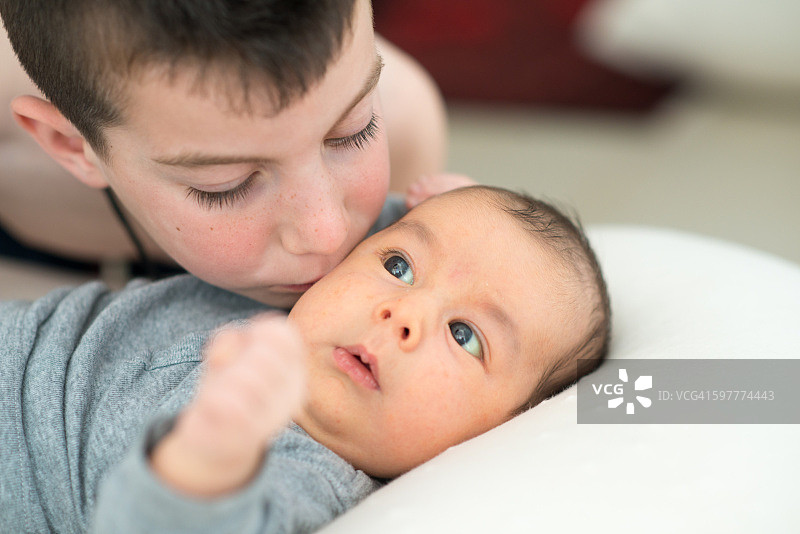 兄妹情深图片素材