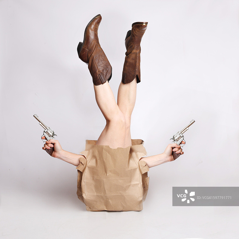 包里的女牛仔图片素材