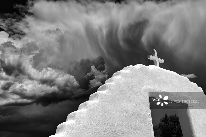 教堂和云彩图片素材