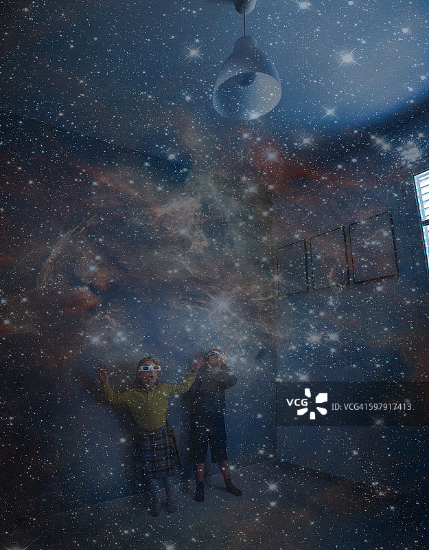孩子们在家探索星空图片素材