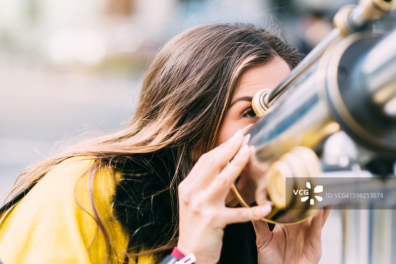 观景台上的女人图片素材