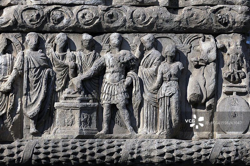 加莱里乌斯拱门浮雕，公元3-4世纪，塞萨洛尼基图片素材