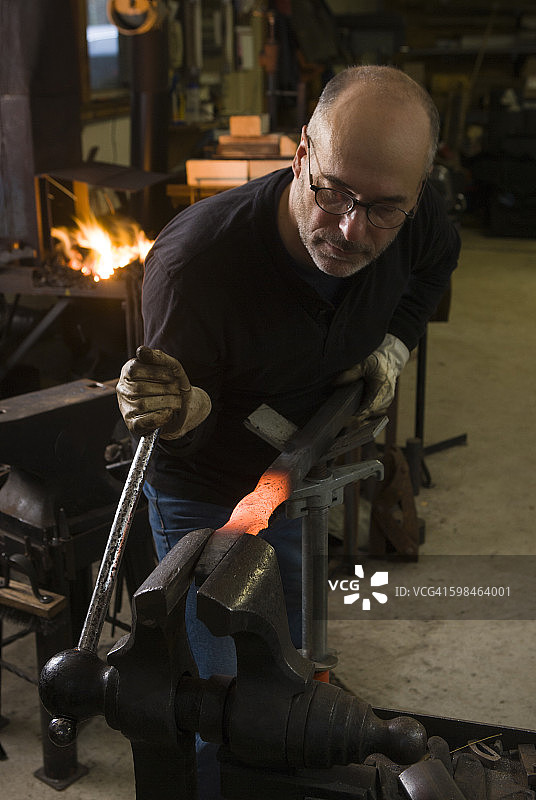 手工铁匠图片素材