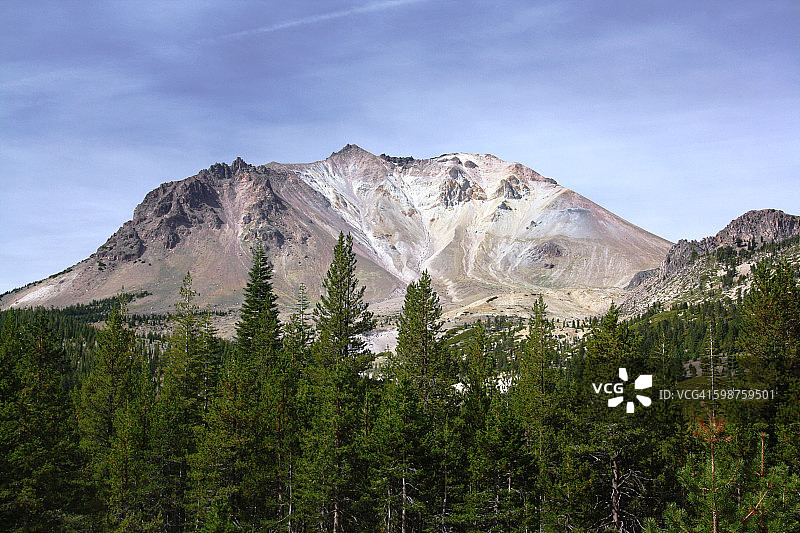 从东面看拉森火山图片素材