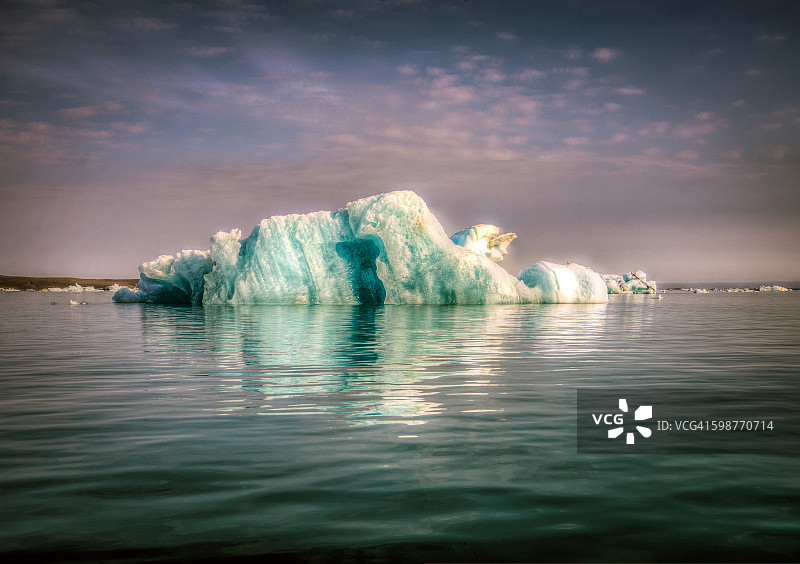孤独的冰山图片素材