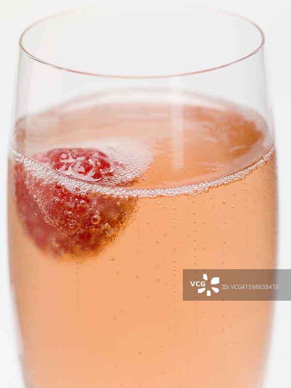 覆盆子气泡鸡尾酒图片素材