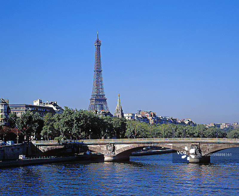 荣军院桥和埃菲尔铁塔图片素材