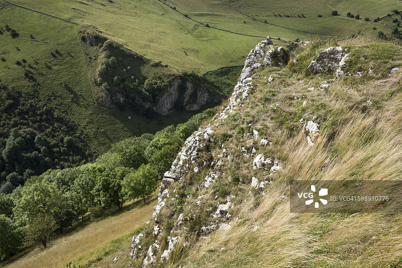 峰区国家公园多夫代尔上方的多风山坡图片素材
