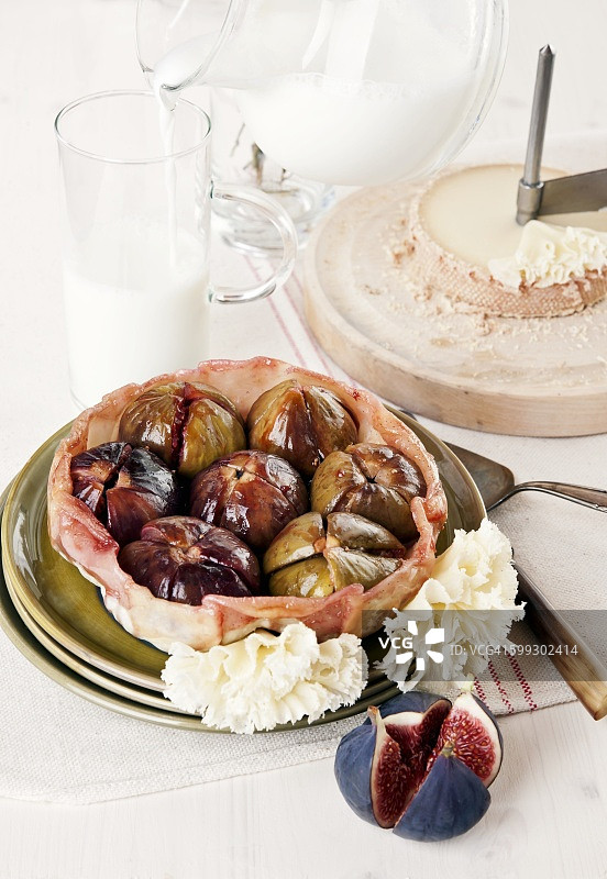 无花果塔丁挞配芒斯特奶酪图片素材