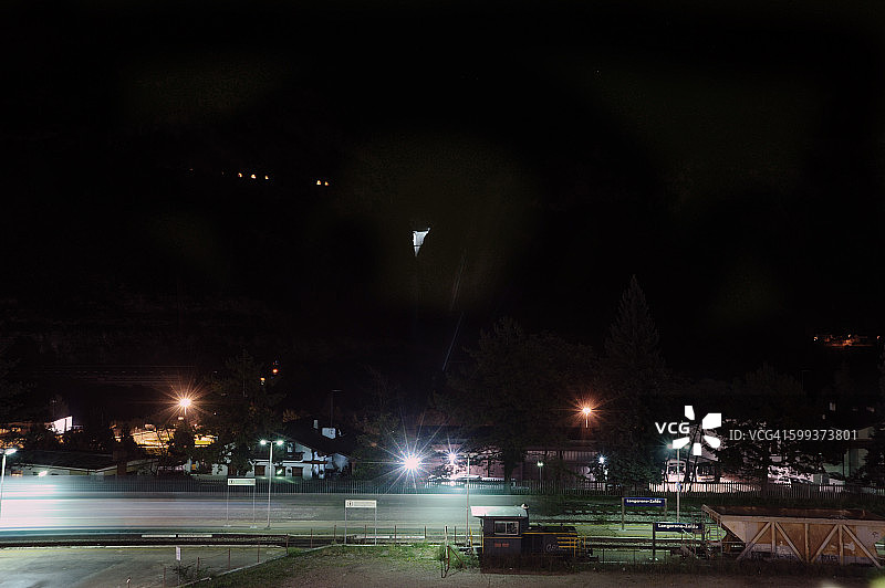 隆加罗内镇的瓦永特水坝图片素材