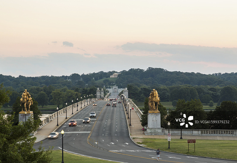 华盛顿阿灵顿纪念桥波托马克河日落图片素材