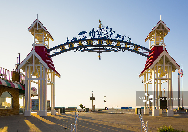 美国马里兰州海洋城市废弃木板路上的著名标志图片素材
