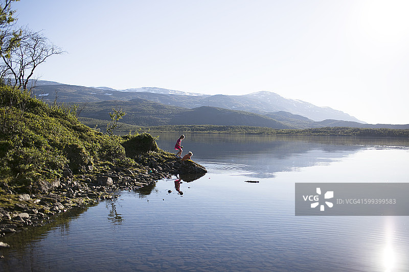 海边的孩子们图片素材