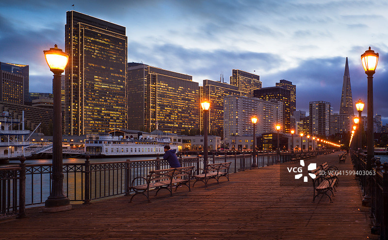 7号码头的暮色图片素材