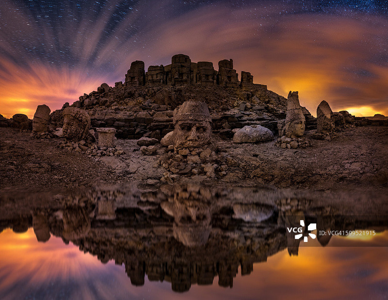 内姆鲁特山图片素材