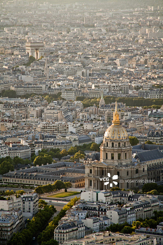 巴黎荣军院与凯旋门夜景图片素材