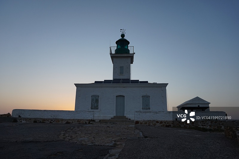 法国科西嘉岛利勒-鲁斯克灯塔黄昏景色图片素材