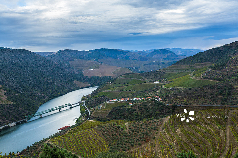 杜罗河与铁路线图片素材