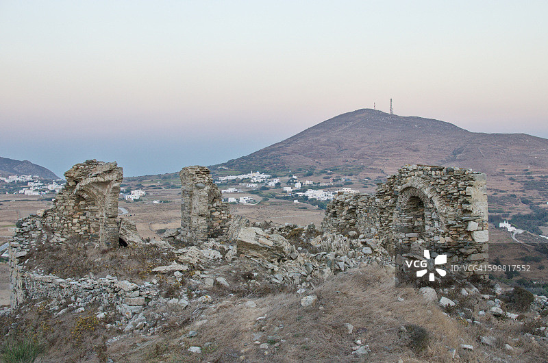 蒂诺斯岛上的古塔图片素材