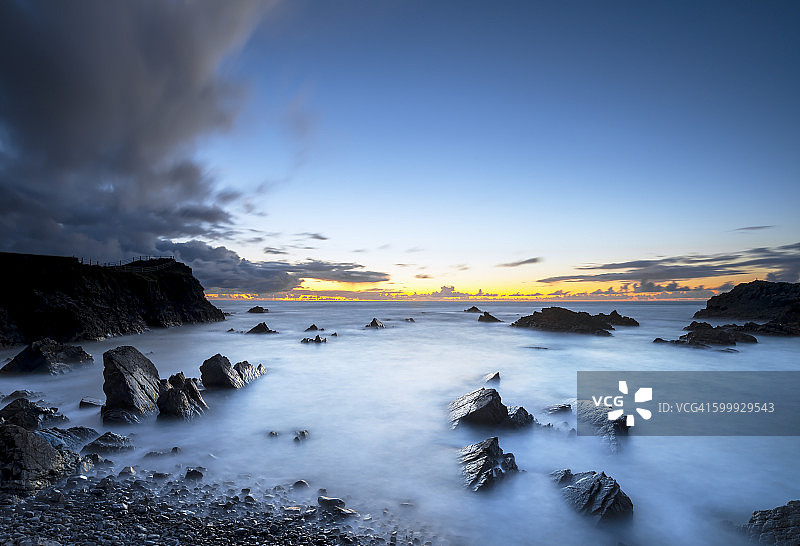 岩石岸边景观图片素材