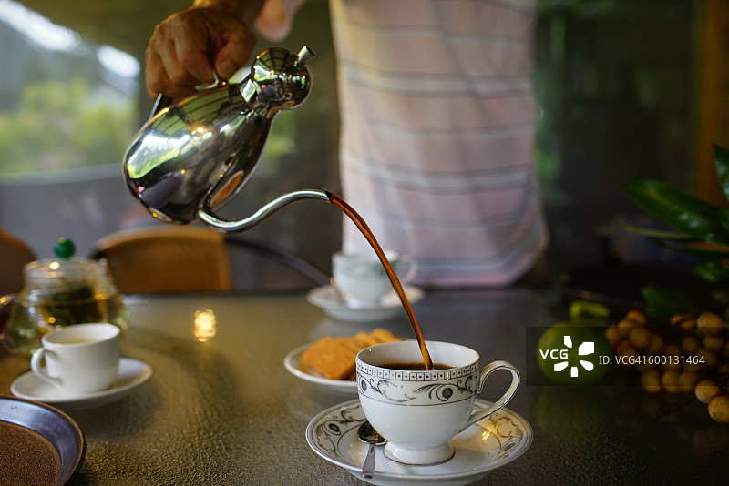 倒咖啡图片素材