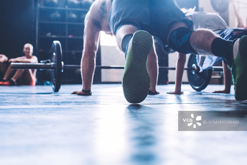 交叉训练图片素材