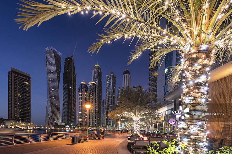 迪拜码头黄昏景色图片素材