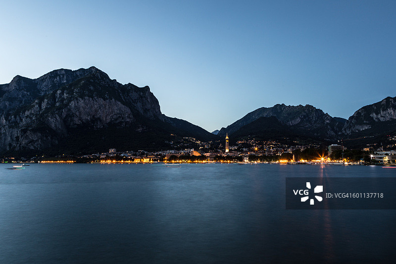 意大利北部科莫湖畔的莱科市图片素材