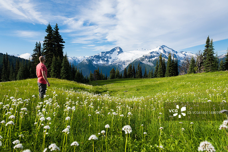 迷人的山间度假胜地图片素材
