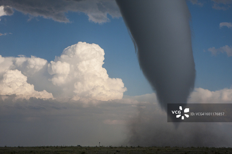 美丽的龙卷风图片素材