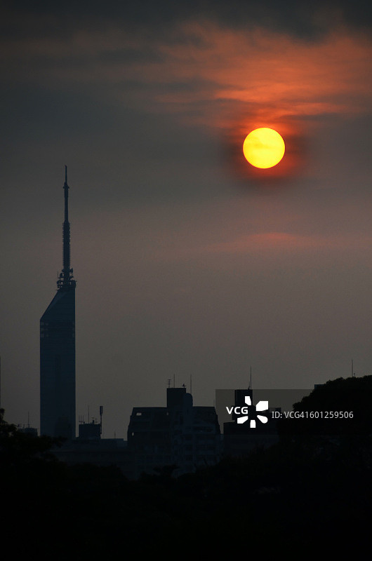 福冈塔上方的日落图片素材