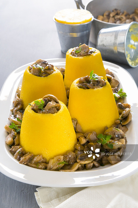 蘑菇玉米糊巢图片素材