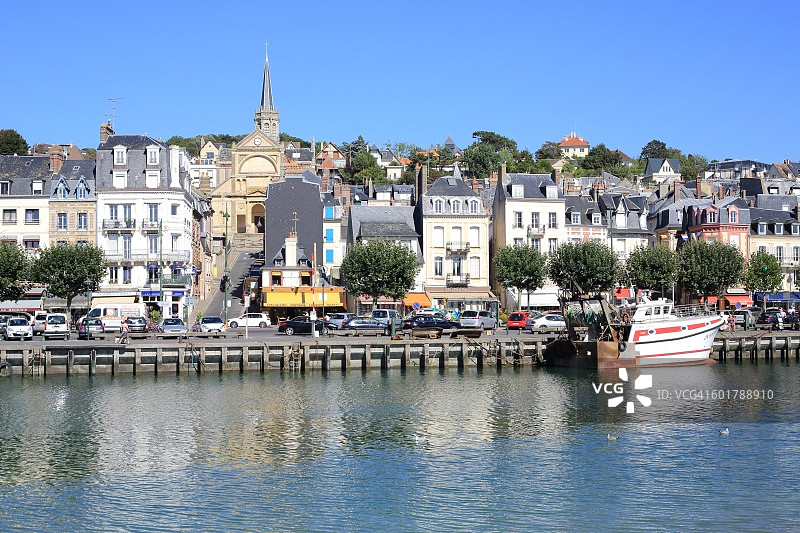 从多维尔欣赏特鲁维尔海景图片素材