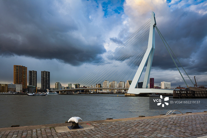 伊拉斯谟桥图片素材