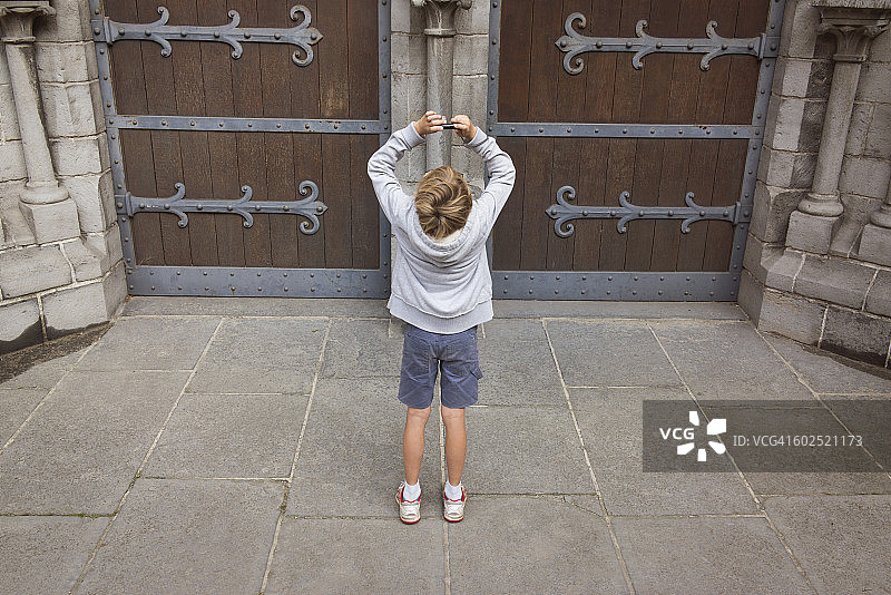 儿童绘制历史建筑图片图片素材