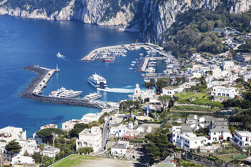 意大利坎帕尼亚卡普里岛大码头图片素材