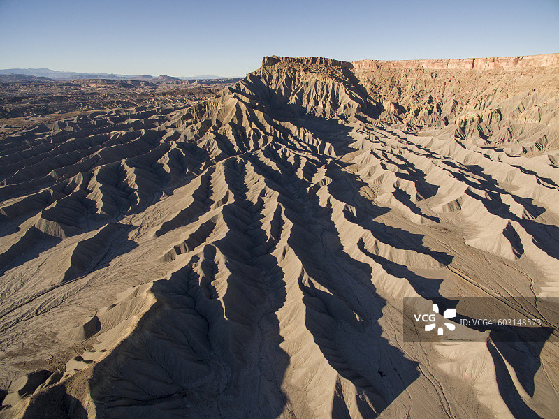 凯内维尔高耸的平顶山，犹他州，美国图片素材