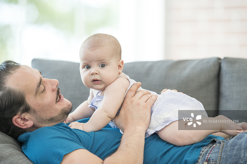 父亲节一起玩耍图片素材