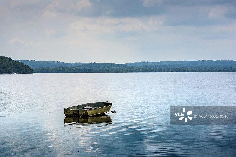 贝斯湖-单船图片素材